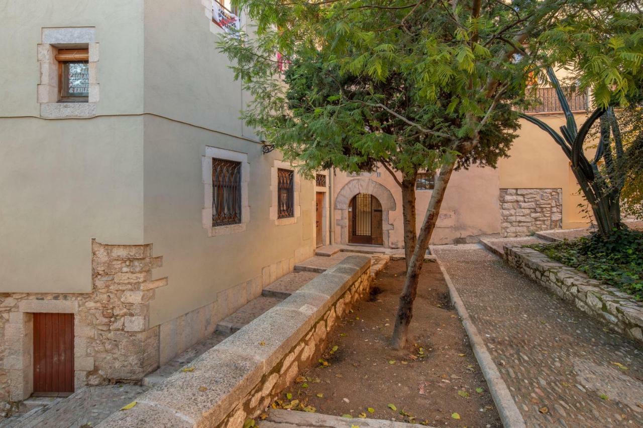 Apartamento Historico En El Barri Vell Girona Bagian luar foto